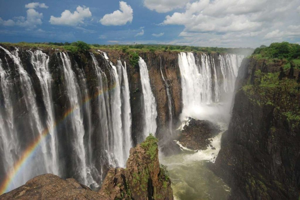 Victoria-waterfalls-zimbabwe
